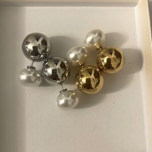 2 earrings silver/gold. Color.